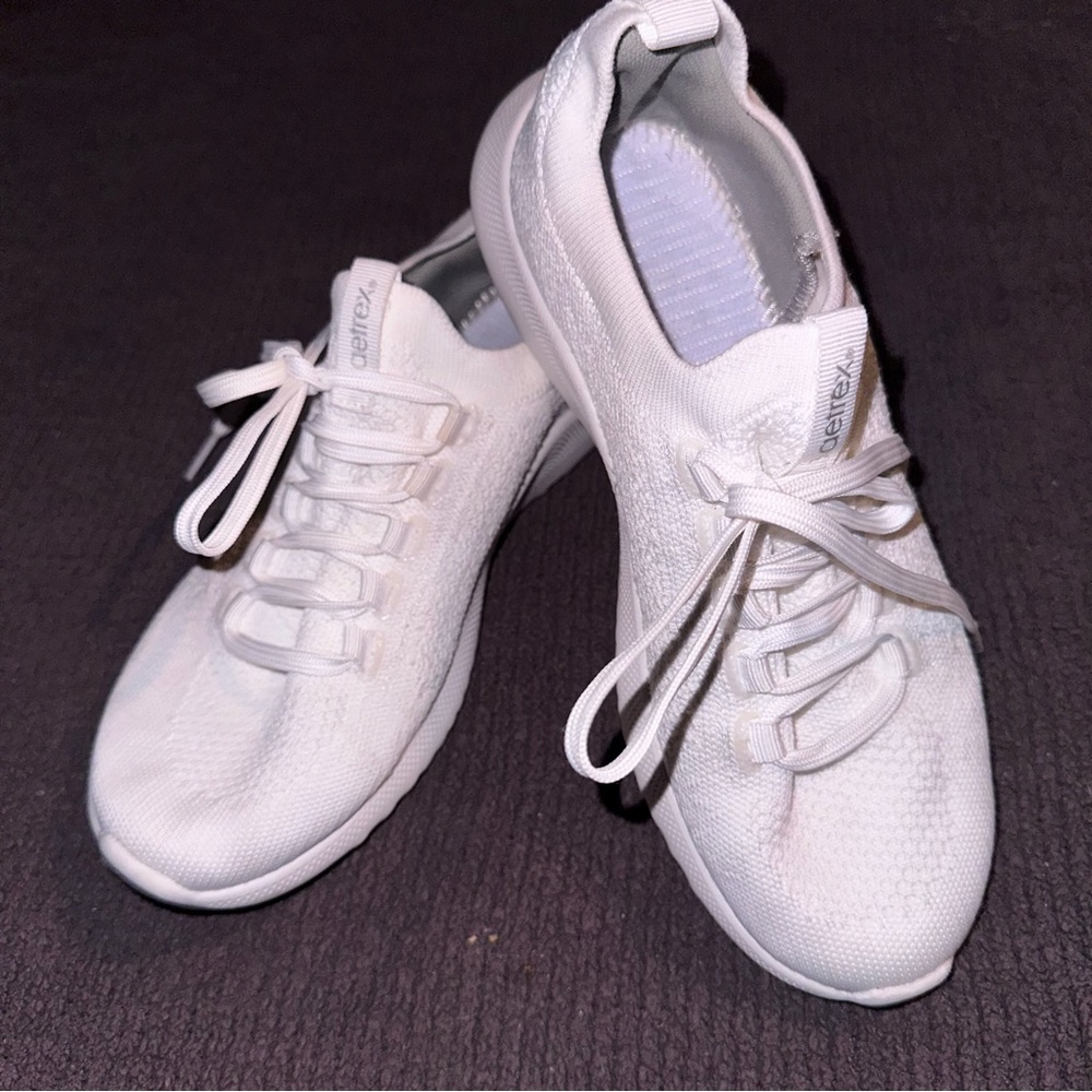 Aetrex White Knit Lace-Up Women's Sneakers